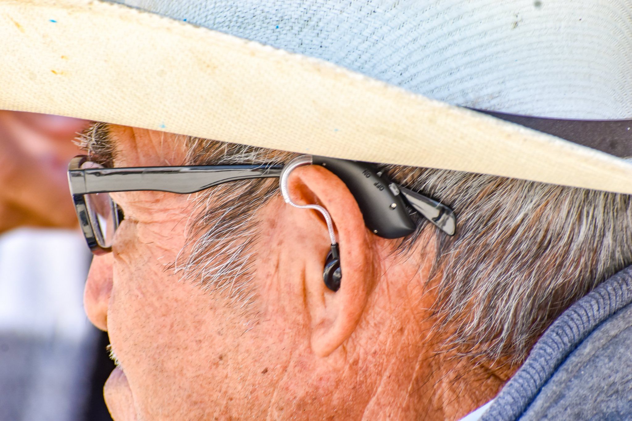 Entrega Gobierno Municipal de Apan apoyos funcionales en San Miguel de las Tunas 